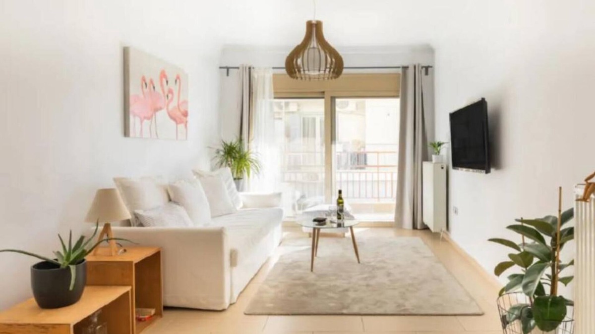 Old Town Apartment | Traveler Home 85m2 Free Parking Next to Center