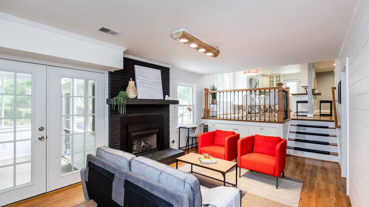 McAlpine House | Traveler's Dream Home ★ 5BR KING BED Luxe Getaway