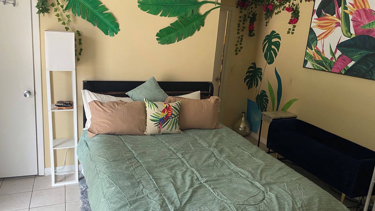 Casselberry Apartment | Traveler's Dream: Refresh & Recharge Poolside