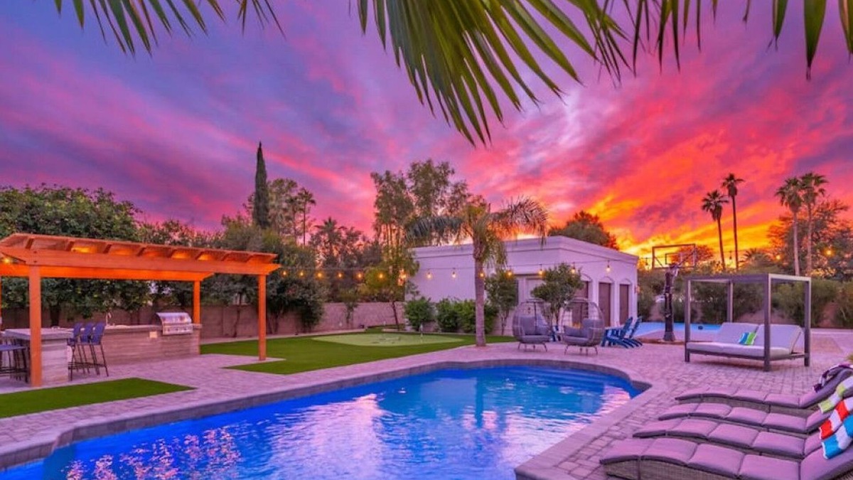 Paradise Valley Village Villa | Travelers Dream Oasis+JumpMan PicklballCrt+PuttPut+HeatedPool+BocceBall Court+