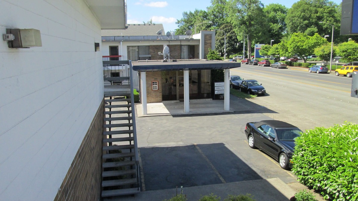 Longview Hotel | Travelers Inn by OYO Longview Kelso