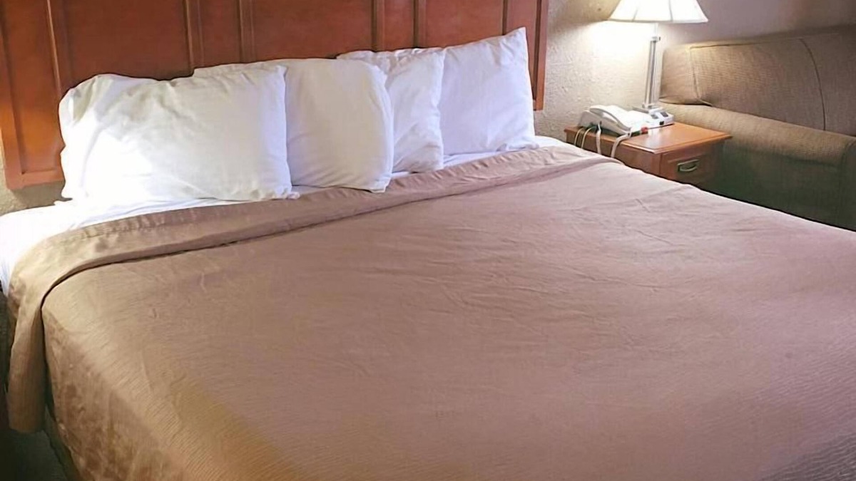 Elizabethton Hotel | Travelers Inn