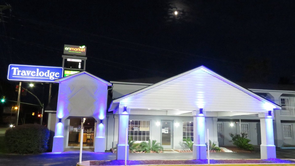 Walterboro - St. George Hotel | Travelodge by Wyndham Walterboro