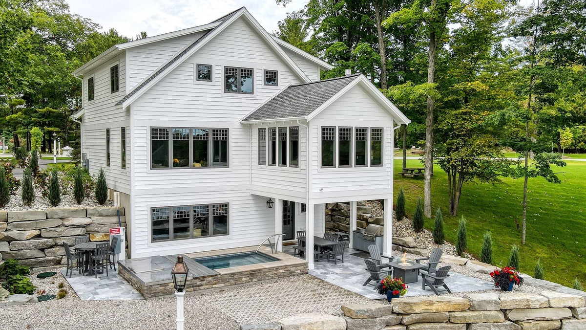 Mayfield House | Traverse City Lakemore Resort, New Luxury Lakefront Home on Arbutus Lake