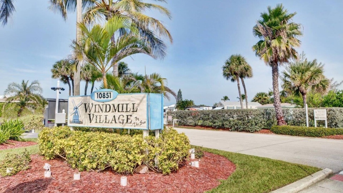Hutchinson Island South House | Treasure Coast location with resort type amenities