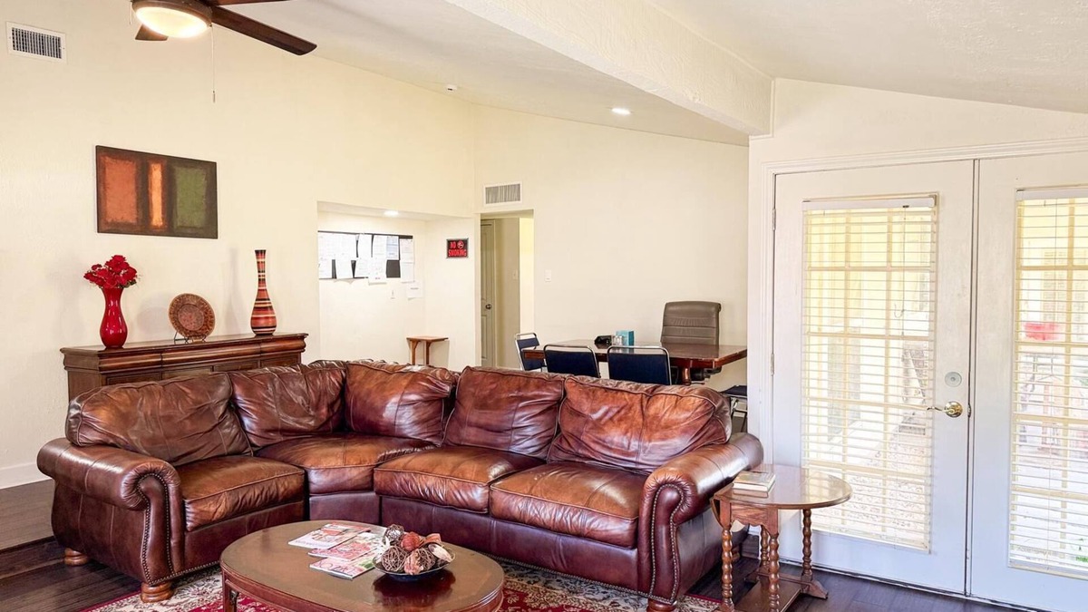 Mission Bend Bed & Breakfast | Treasure Home