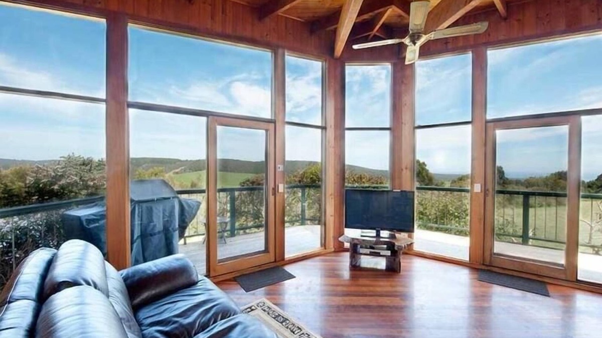 Johanna Cottage | Tree Frog Cottage on the Great Ocean Road.