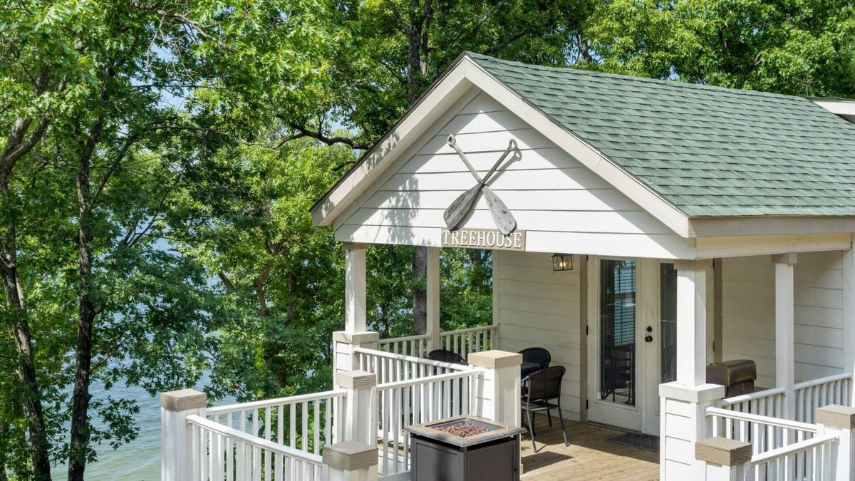 Sperry Cottage | Tree House at CrossTimbers Marina