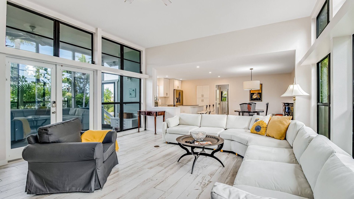Longbeach Village House | Tree-lined home w/amazing decor & screened porch - near beach/dining
