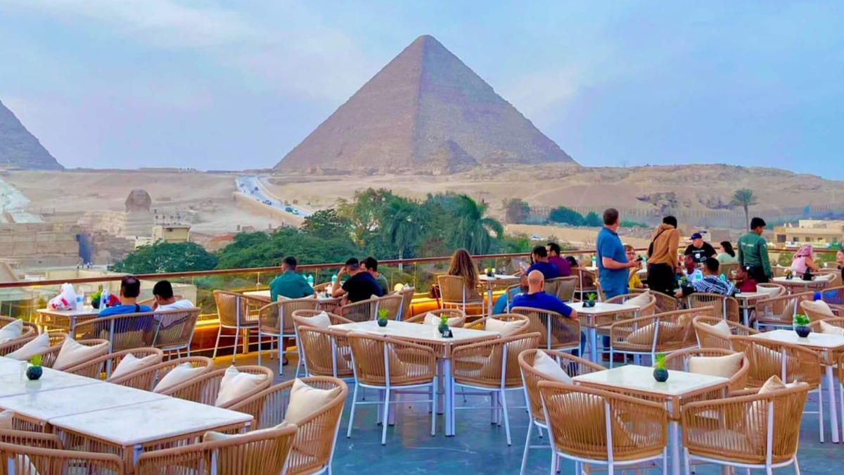 Kafrat al Jabal Bed & Breakfast | Tree Lounge Pyramids View INN, Sphinx Giza.