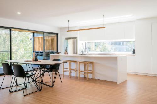 South Launceston House | Tree Top Treasure Itas