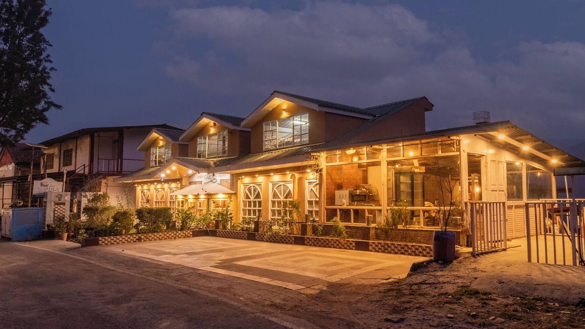 Shoghi Bed & Breakfast | Treebo Lords Garden Glory