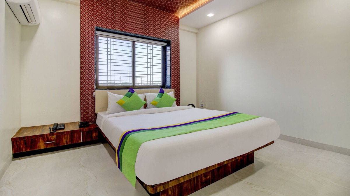 Baramati Hotel | Treebo Trend Jai Bhawani