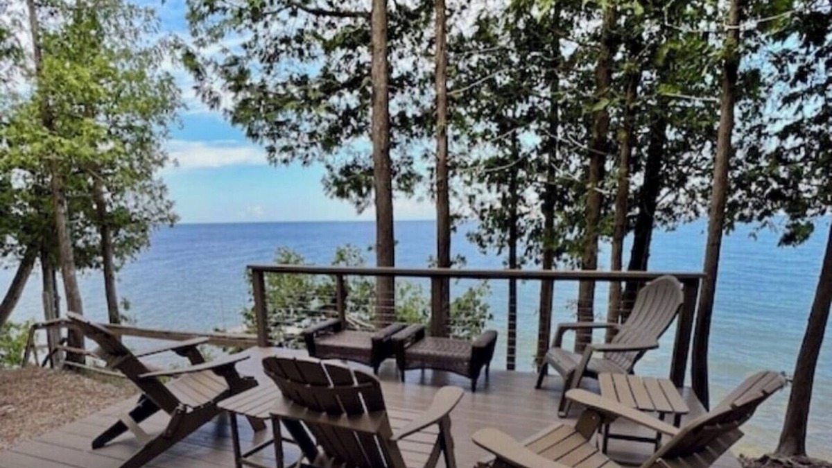 Gills Rock House | TREEBROOK Luxury Waterfront 5 BR 3 BA home Stunning Views, Decks, and Fire Pit