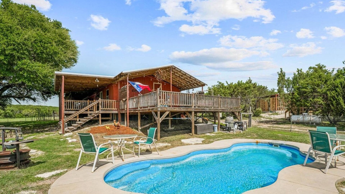 Paluxy Cabin | Treehouse Cabin CedarPoint Cabin