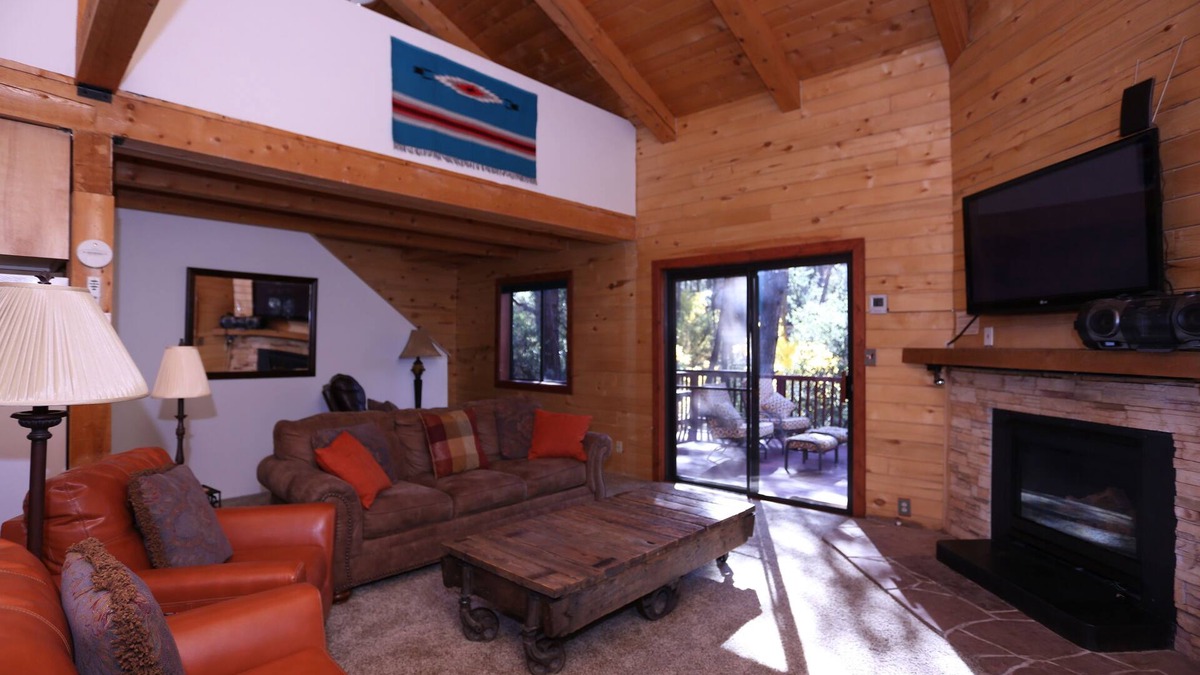 Ponderosa Park Cabin | Treehouse Cabin is your Mountain Getaway
