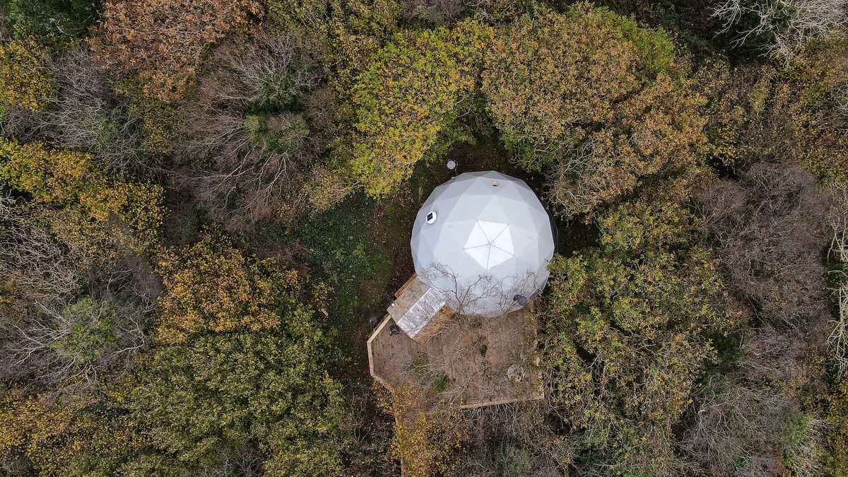 Clifden Cabin | Treehouse Dome @ Fernwood.eco with private sauna