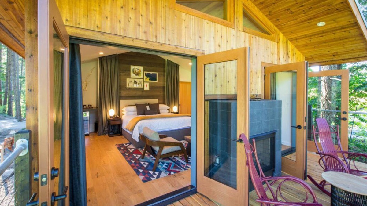 Stevenson Cabin | Treehouse Escape | Luxe Amenities + Tranquil Views