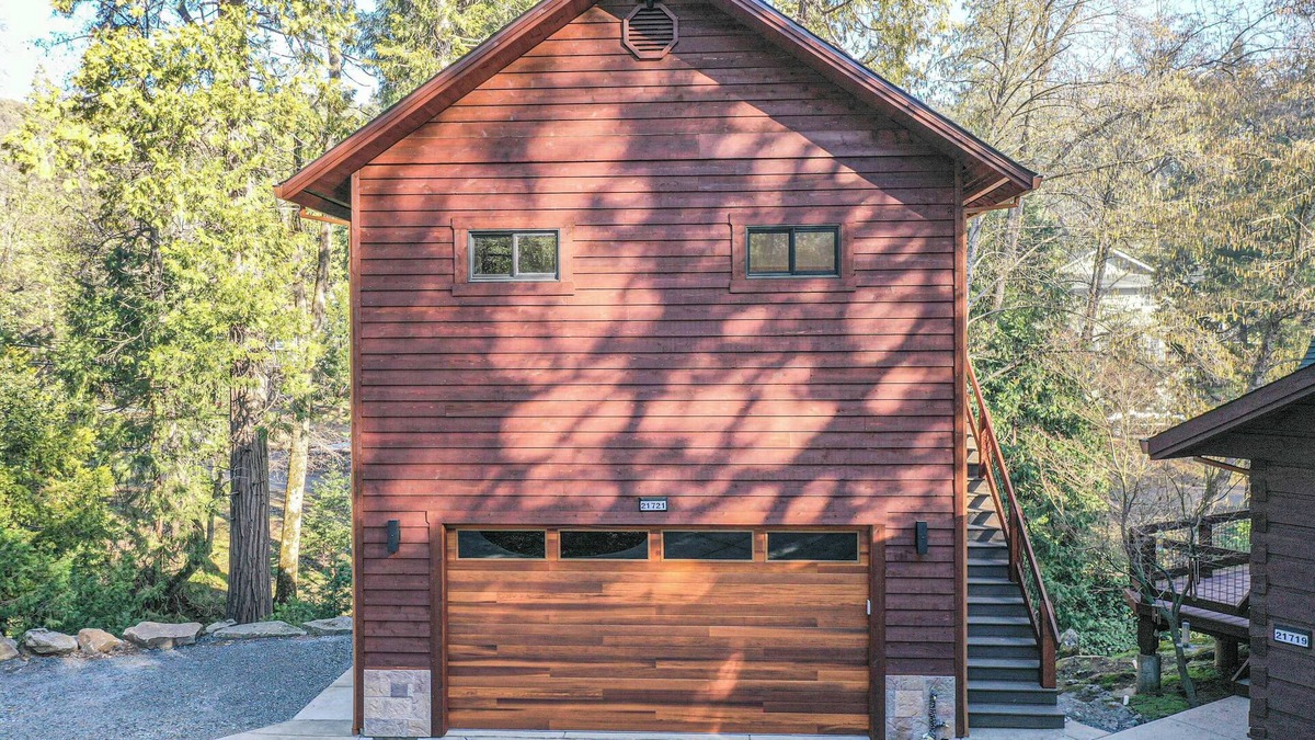 Mono Vista Apartment | Treehouse in the Foothills