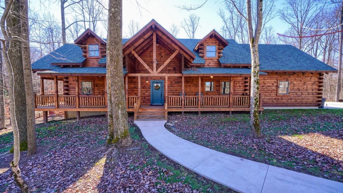 Laurelville House | Treehouse Lodge: Luxury Log Cabin Retreat in Hocking Hills