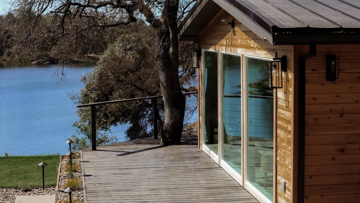 Auburn House | Treehouse Overlook at Lakewood