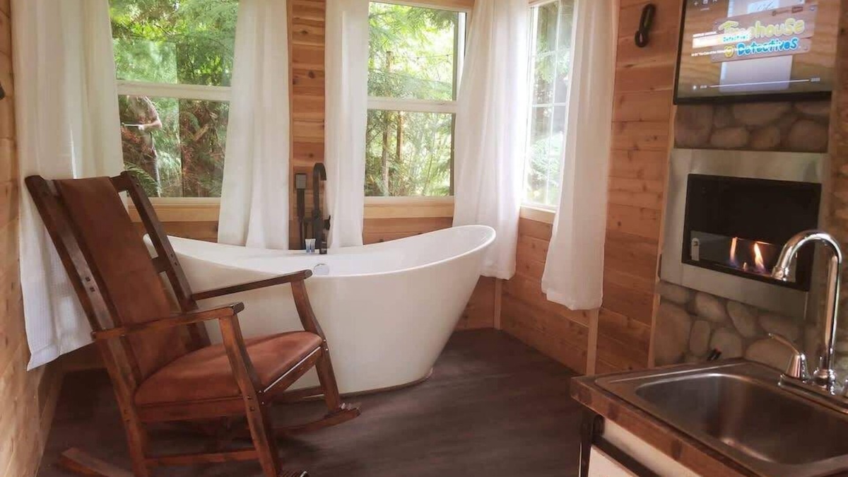 Snohomish Cabin | Treehouse Place at Deer Ridge Featured top 10 USA