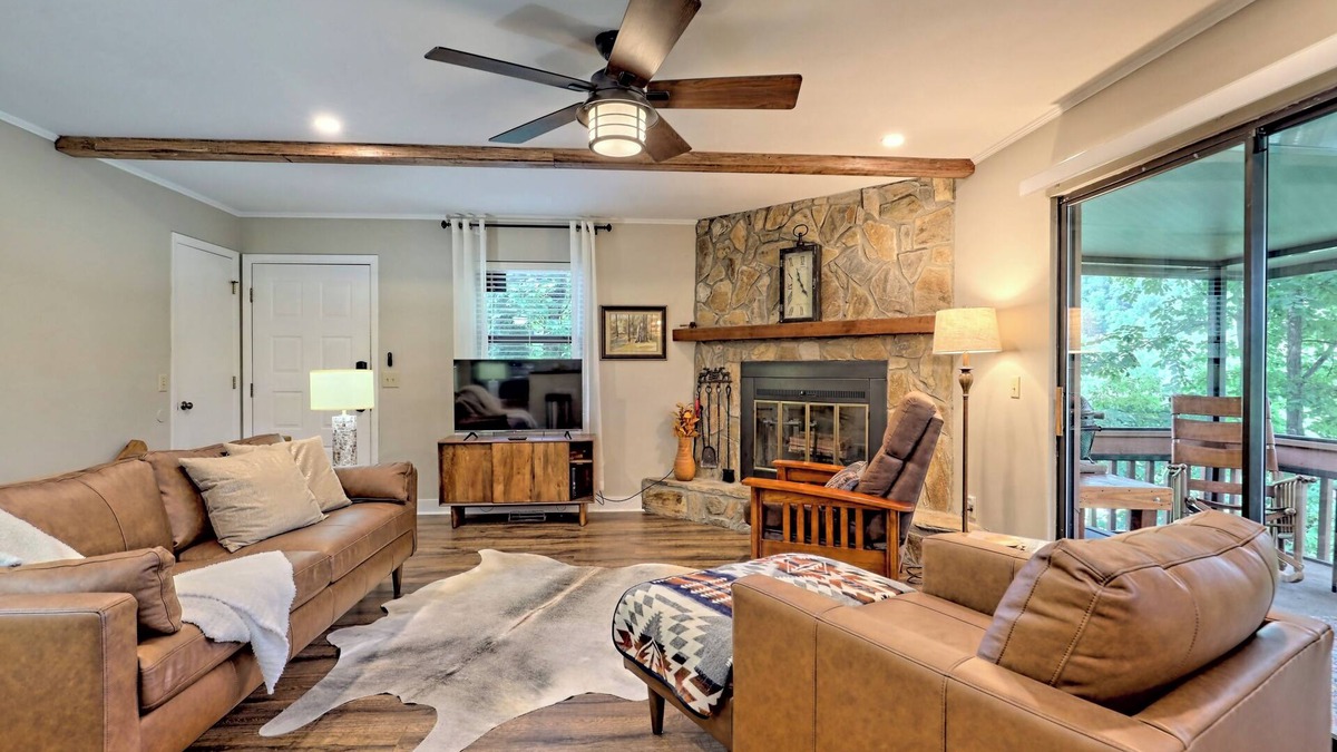 Franklin Villa | Treetop Haven - Updated with Golf Course & Forest Views - Dog friendly!