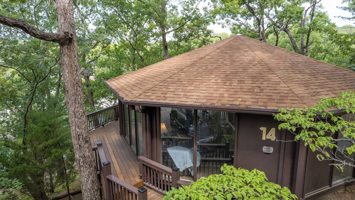 Village of Four Seasons Cottage | Treetop Village 14. Pet-friendly; Pool & Slips steps away; Sleeps 10