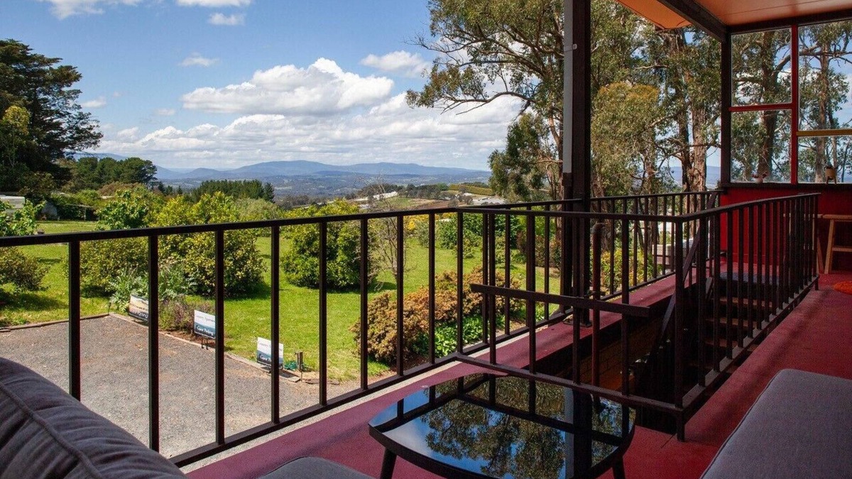 Silvan Apartment | Treetops Vista Suite Silvan 7 night discounts