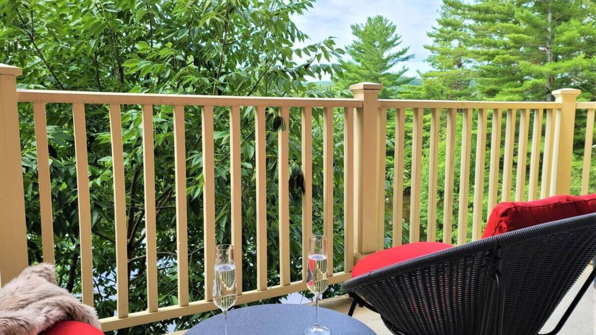 Mont-Tremblant Pedestrian Village Apartment | Tremblant Prestige - BONDURANT 95-10
