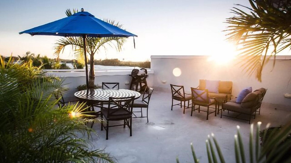 North Beach Villa | Tremendous 3-bedroom villa in Hollywood for a relaxing getaway