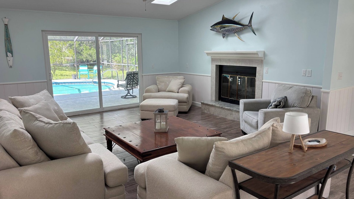 Riverhaven Village House | Tremendous 3-bedroom pool house in Homosassa 2600 sq ft executive home.