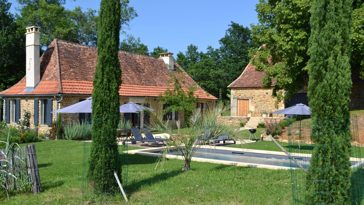 Tremolat House | TREMOLAT: Renovated Perigord farmhouse with heated pool and air conditioning.