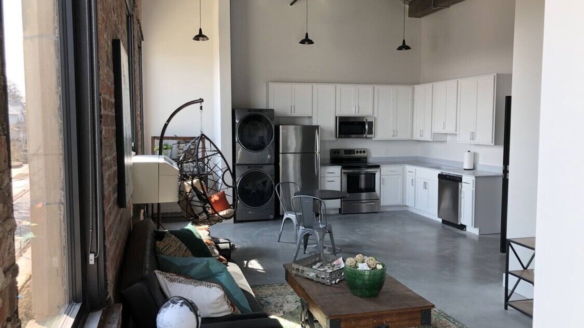 Southeast Omaha Apartment | Trendy Apt 1.6 mi to CWS! W/D, WiFi, can sleep 4, can squeeze in more! Pets OK