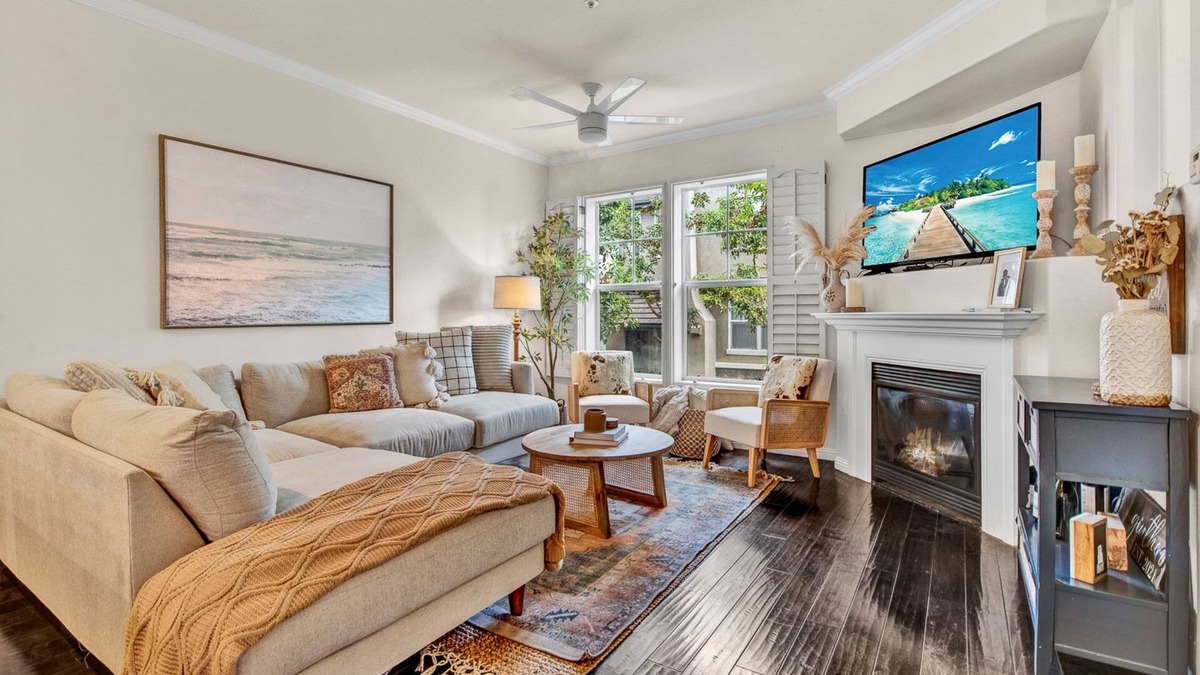 Aliso Viejo House | Trendy Coastal Townhome - Centrally Located!