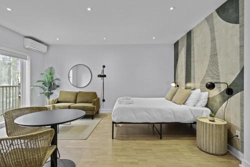 Little Italy Apartment | Trendy Open-Space Studio by Jean Talon Market