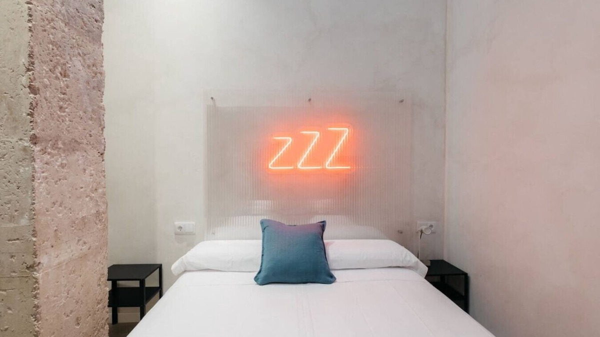 Benimaclet Apartment | Trendy Retreat in Valencia