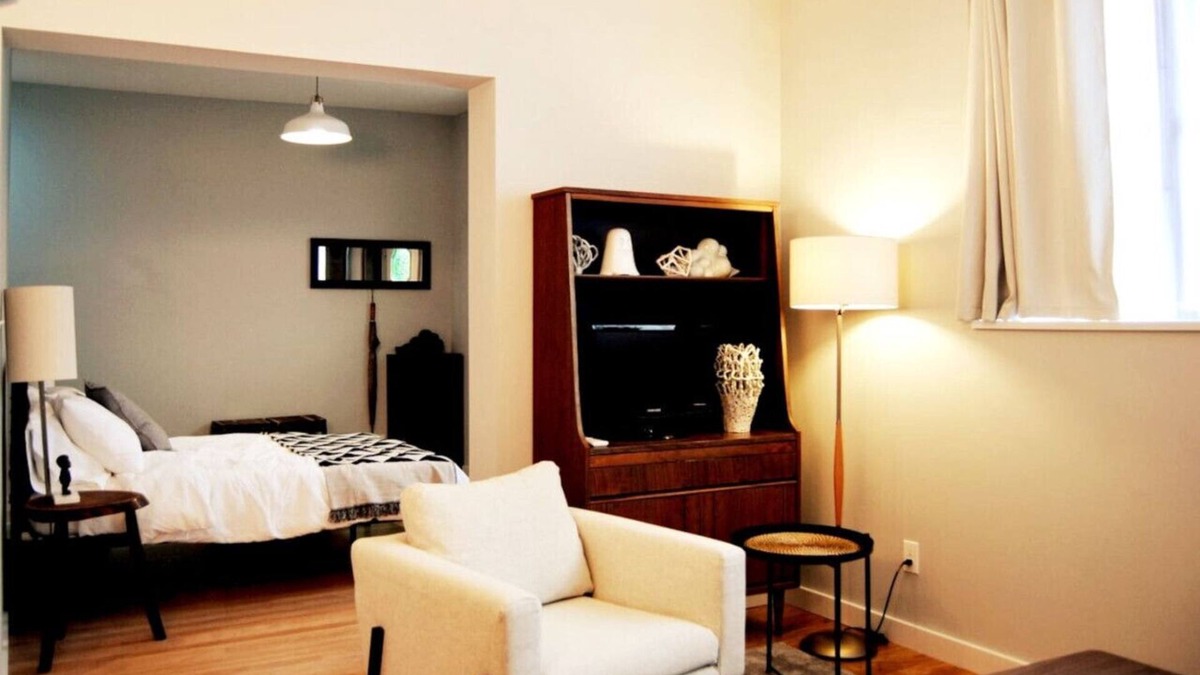 East Passyunk Crossing Apartment | Trendy Studio in Prime South Philly Neighborhood
