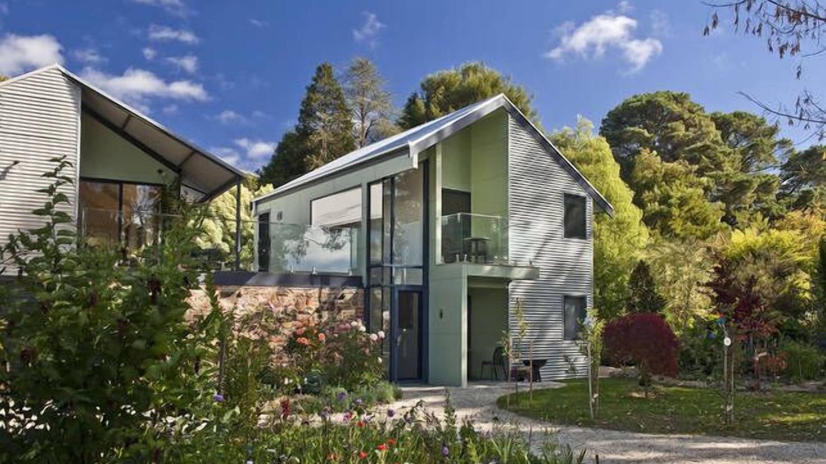 Trentham Bed & Breakfast | Trentham Lake Villas - Tree Tops
