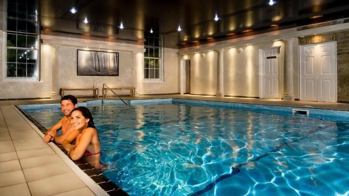 Par Hotel | Trenython Manor Resort