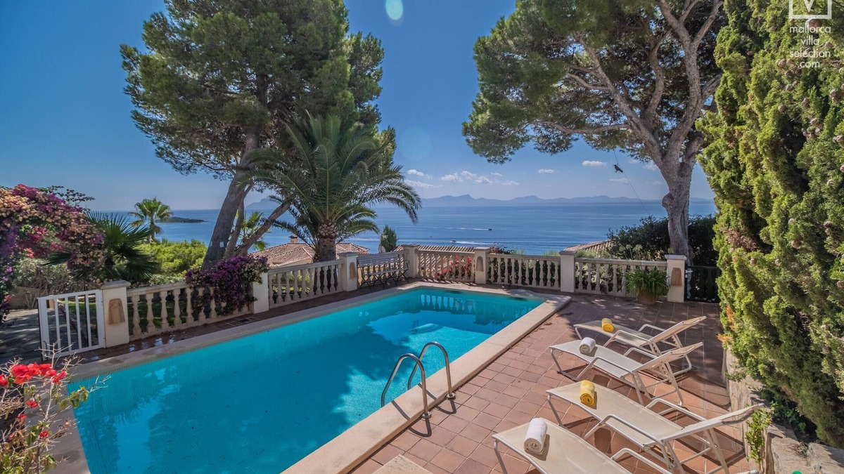 Alcanada Ski Chalet | Tres Pinos for 6 with swimming pool in Alcanada/Alcudia