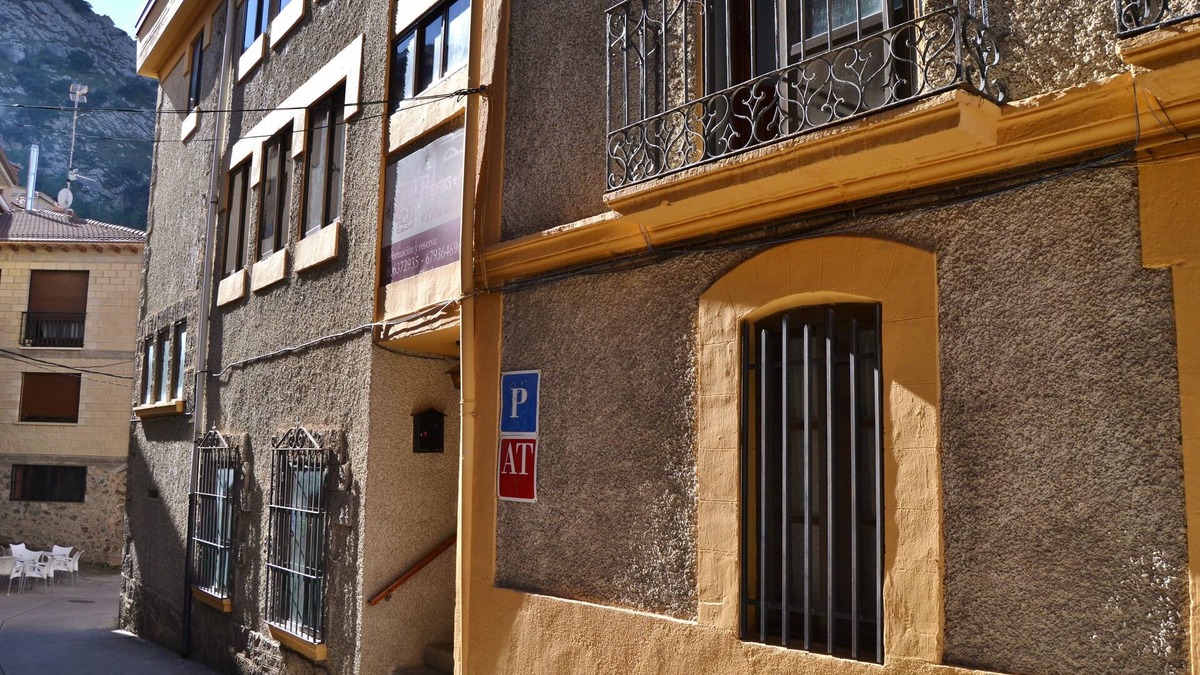 Anguiano House | Tres Puentes Anguiano