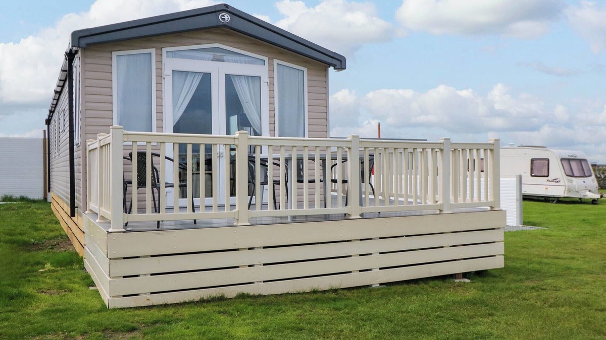 Caergeiliog House | Trewan Lodge