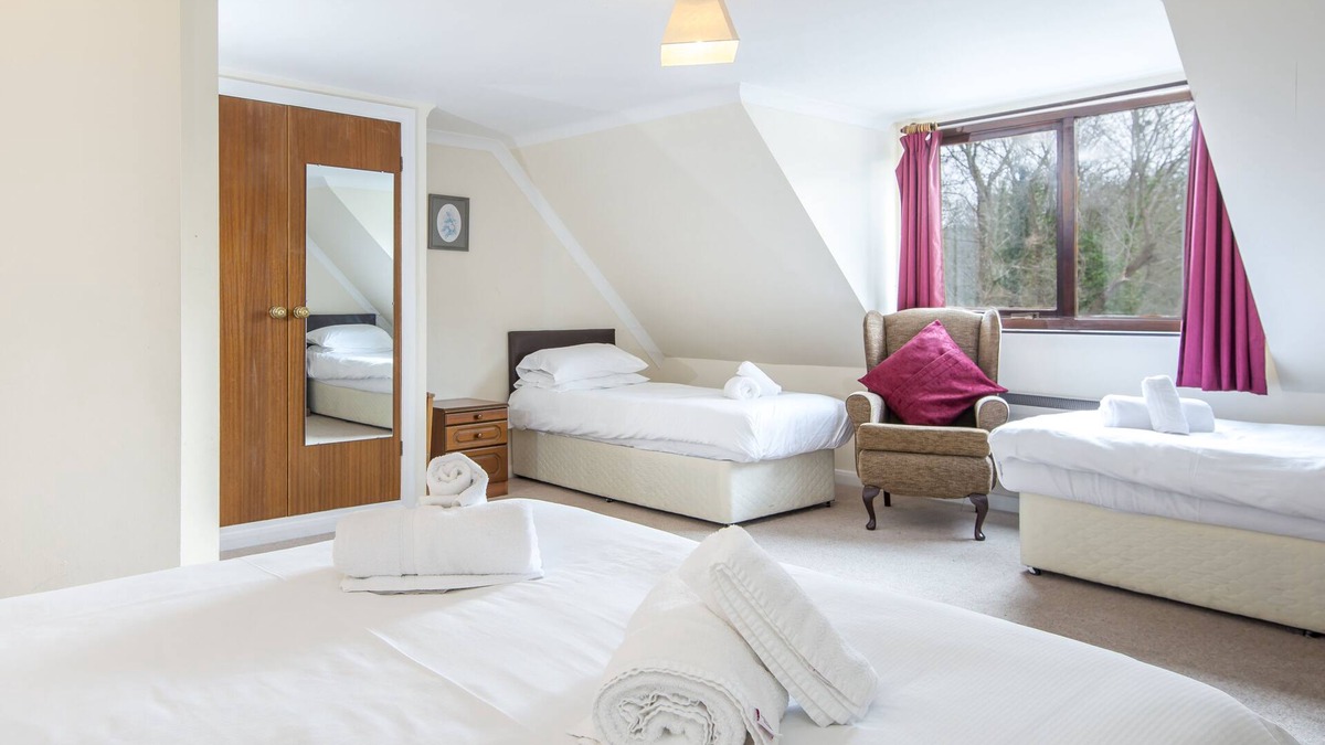 Nevern Hotel | Trewern Arms Hotel