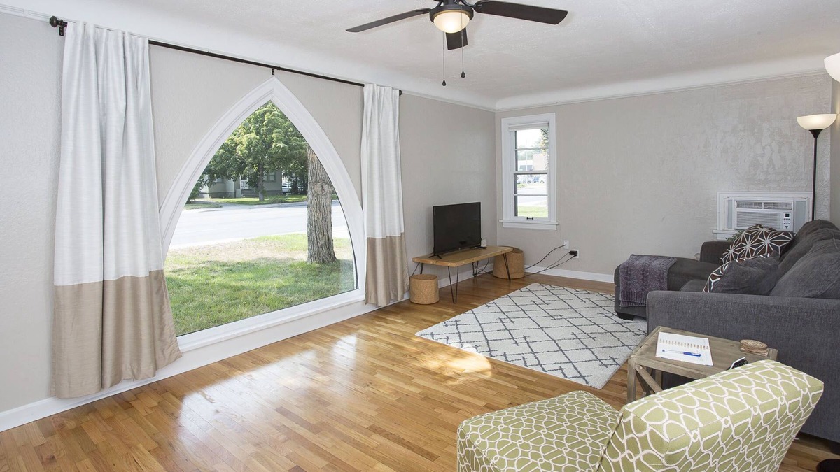 Central - Terry House | Triangular Casa in Billings