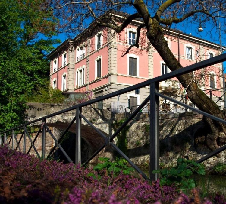 Gorla Apartment | Trilocale in Villa signorile