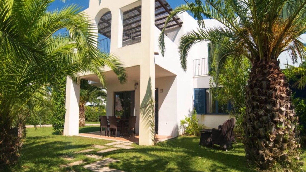 Castellaneta Apartment | Trilocale - Two Bedroom Apartment, Sleeps 6