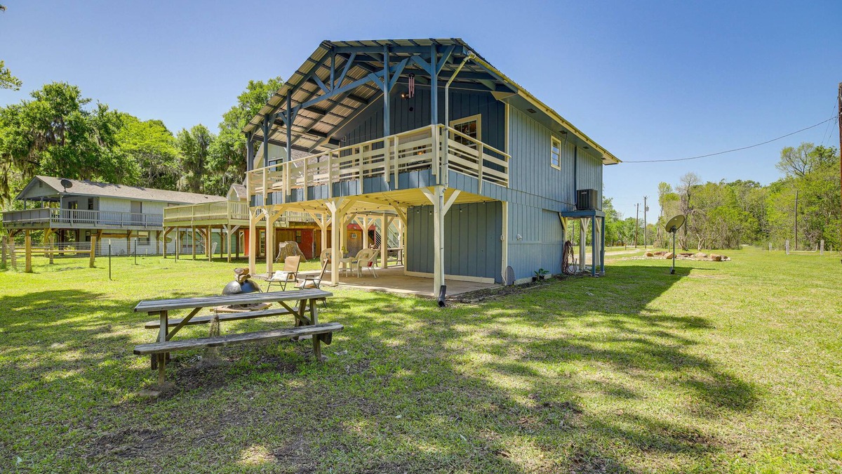 Votaw Cottage | Trinity River Cottage w/Deck + Water Views
