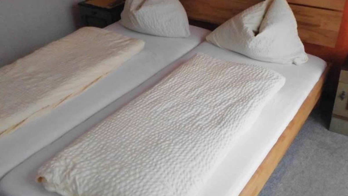 Golling an der Salzach Apartment | Triple room with shower, WC - Pension Seiwald