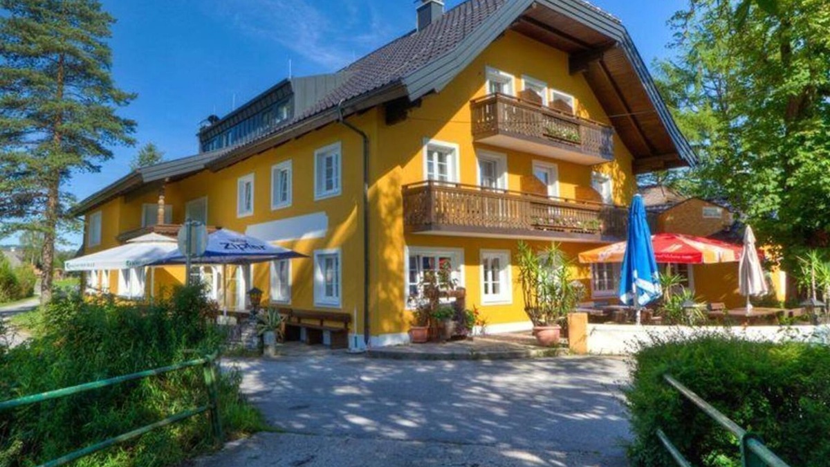 Thalgau Bed & Breakfast | Triple Room - Gasthof Betenmacher